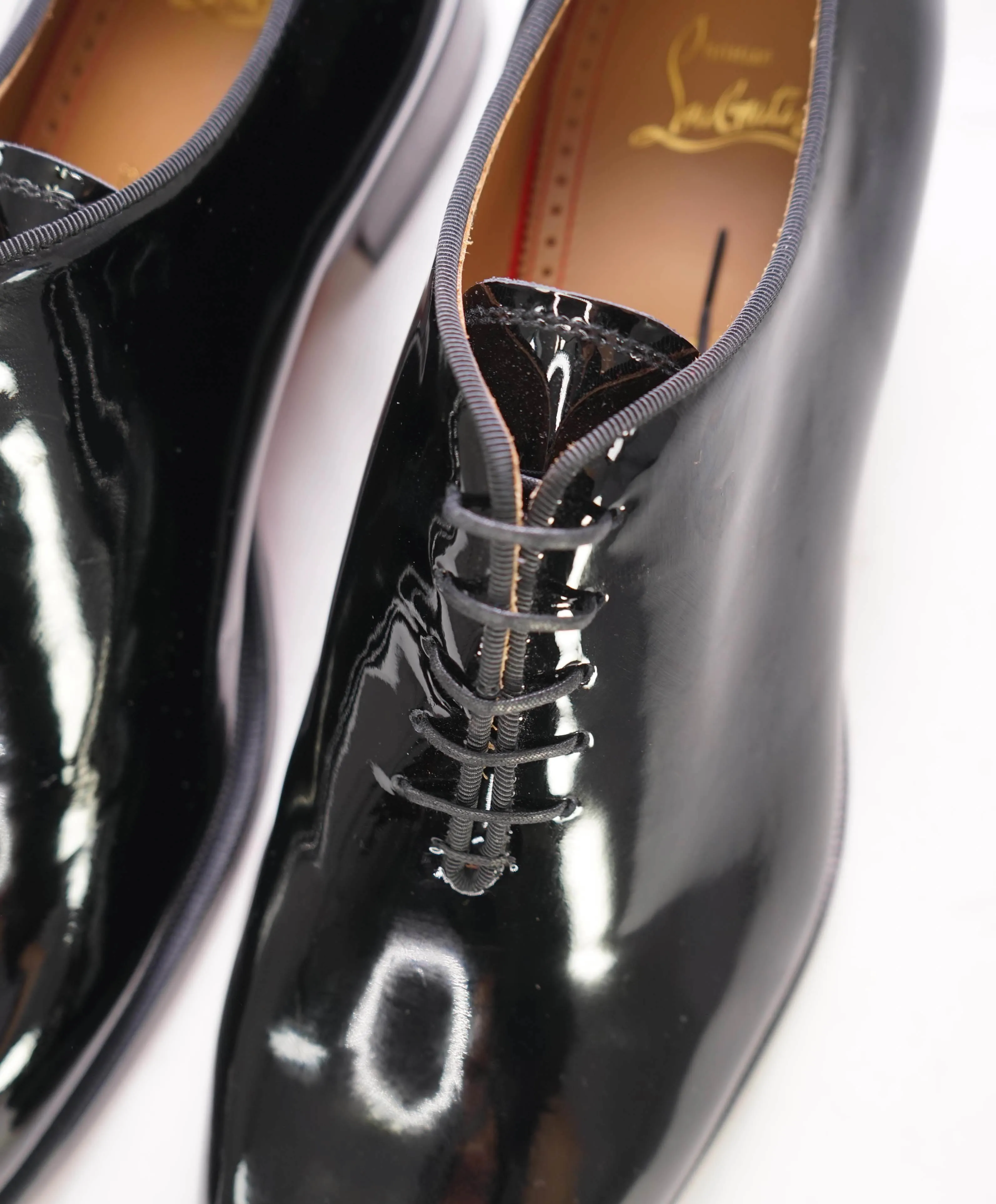 $1,145 CHRISTIAN LOUBOUTIN - *CORTEO* Black Patent Leather Oxfords - 10 US (43EU)